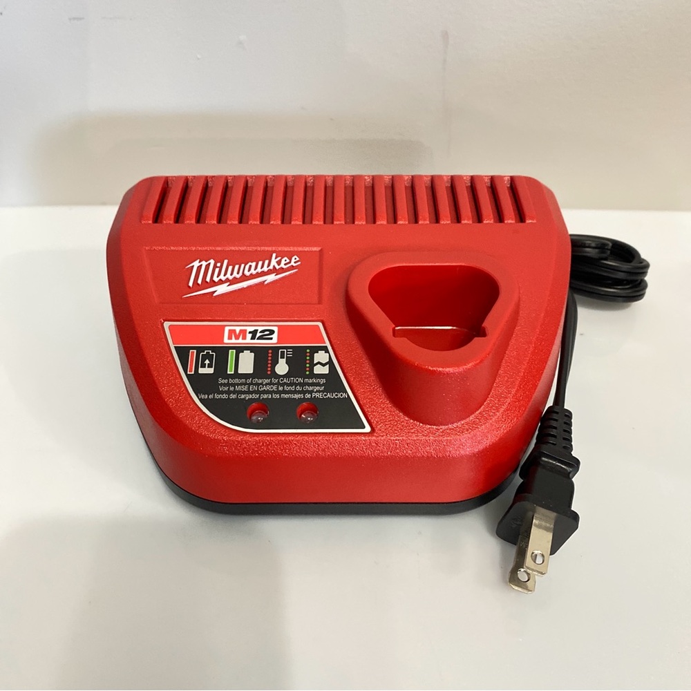 Milwaukee M12 12 Volt Lithium Ion Power Tool Battery Charger, 48-59-2401 Clean